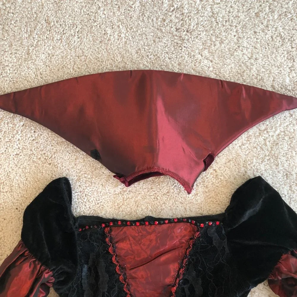 Disguise Princess Vampira Deluxe Costume Halloween Girls Black Red Velvety Dress - Picture 8 of 10